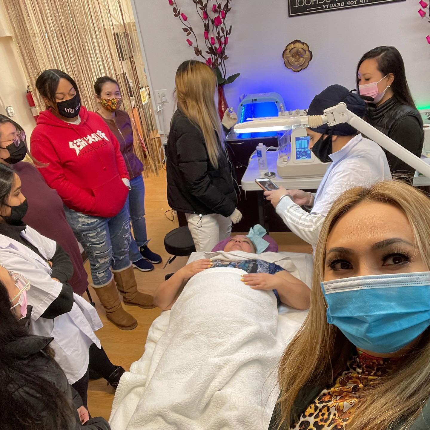 #Hydra facial class . New technologies and high income. Huge result.
#Vuu beauty school in Seattle #2066966490