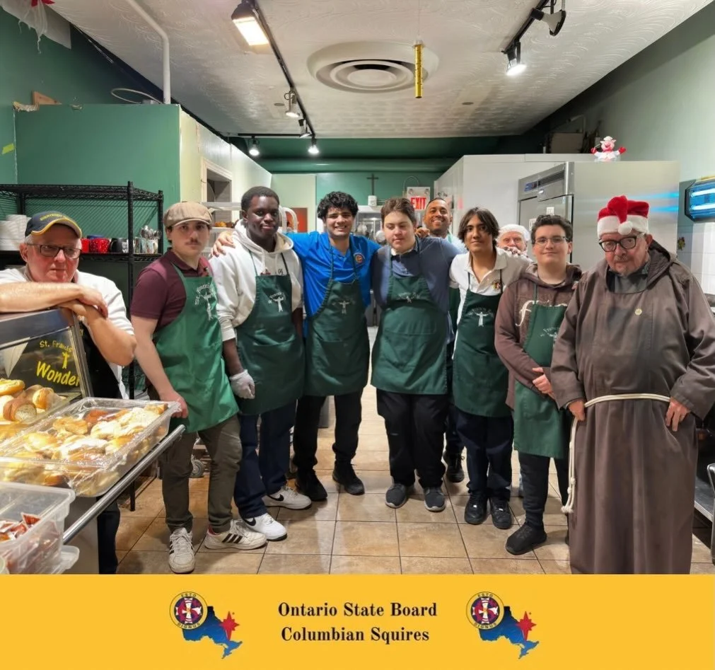 ✨ Cross-Circle Service in Action ✨

Together with @stfrancisofassisi1002 and @stdominicsavio5217 our Squires spent the day at St. Francis Table, helping prepare and serve the final lunch before Christmas. From cutting and buttering bread, peeling pot