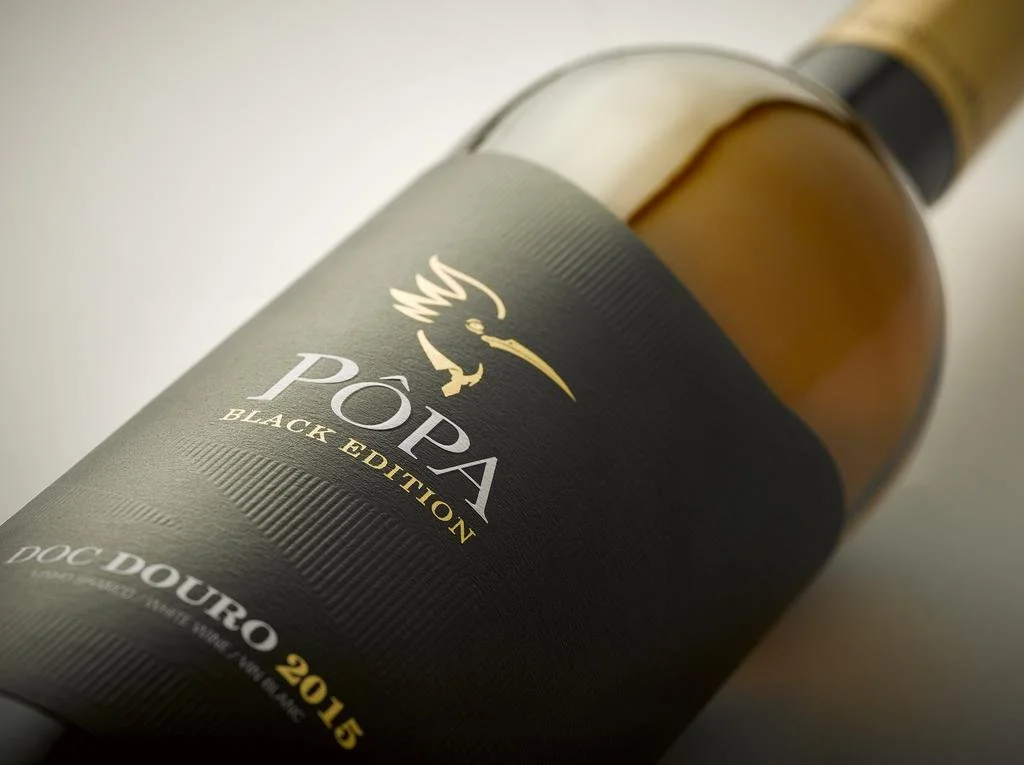 PHOTO_BlackEdition_white2015_deitada.jpeg