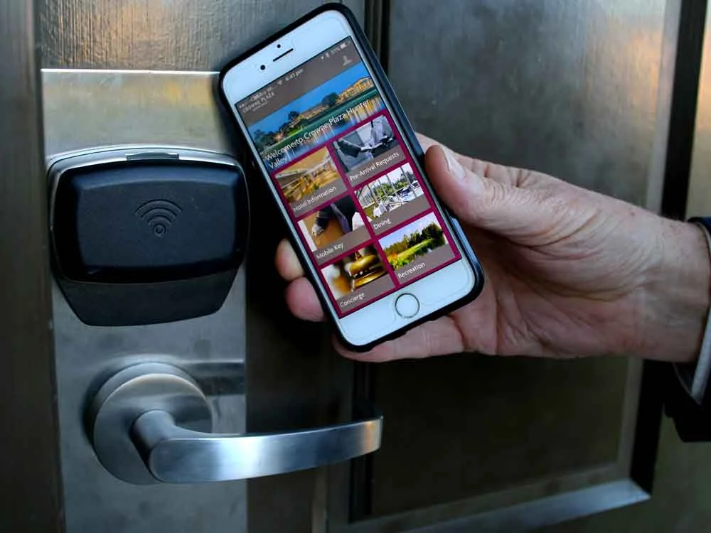 Crowne-Plaza-Hunter-Valley-'mobile-key'-entry-hi-res.jpg