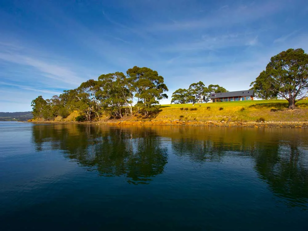 Tasmania_Coast_House.jpg