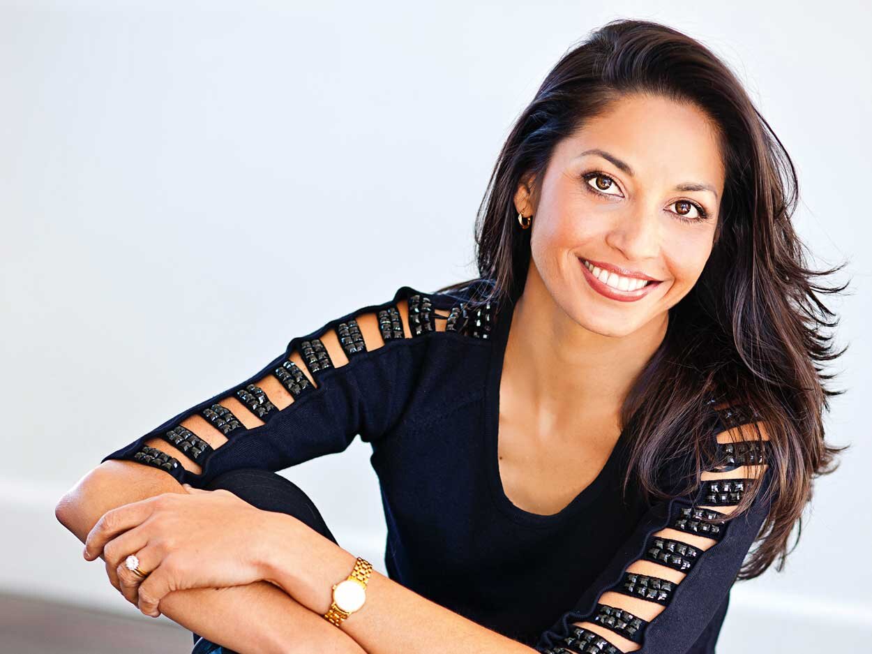 Zahrina-Portrait-background.jpg