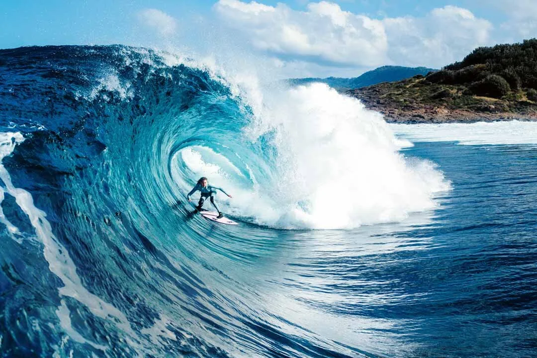 Laura-Enever-wave.jpg