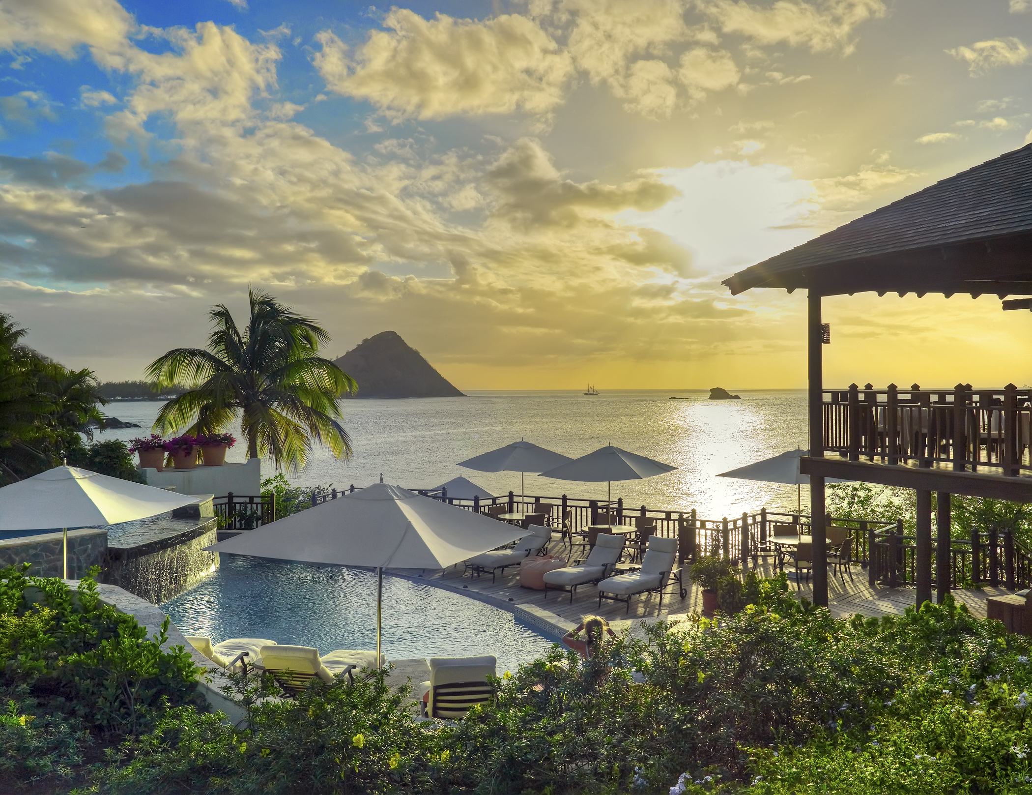 01 - Cap Maison Infinity Pool (1).jpg