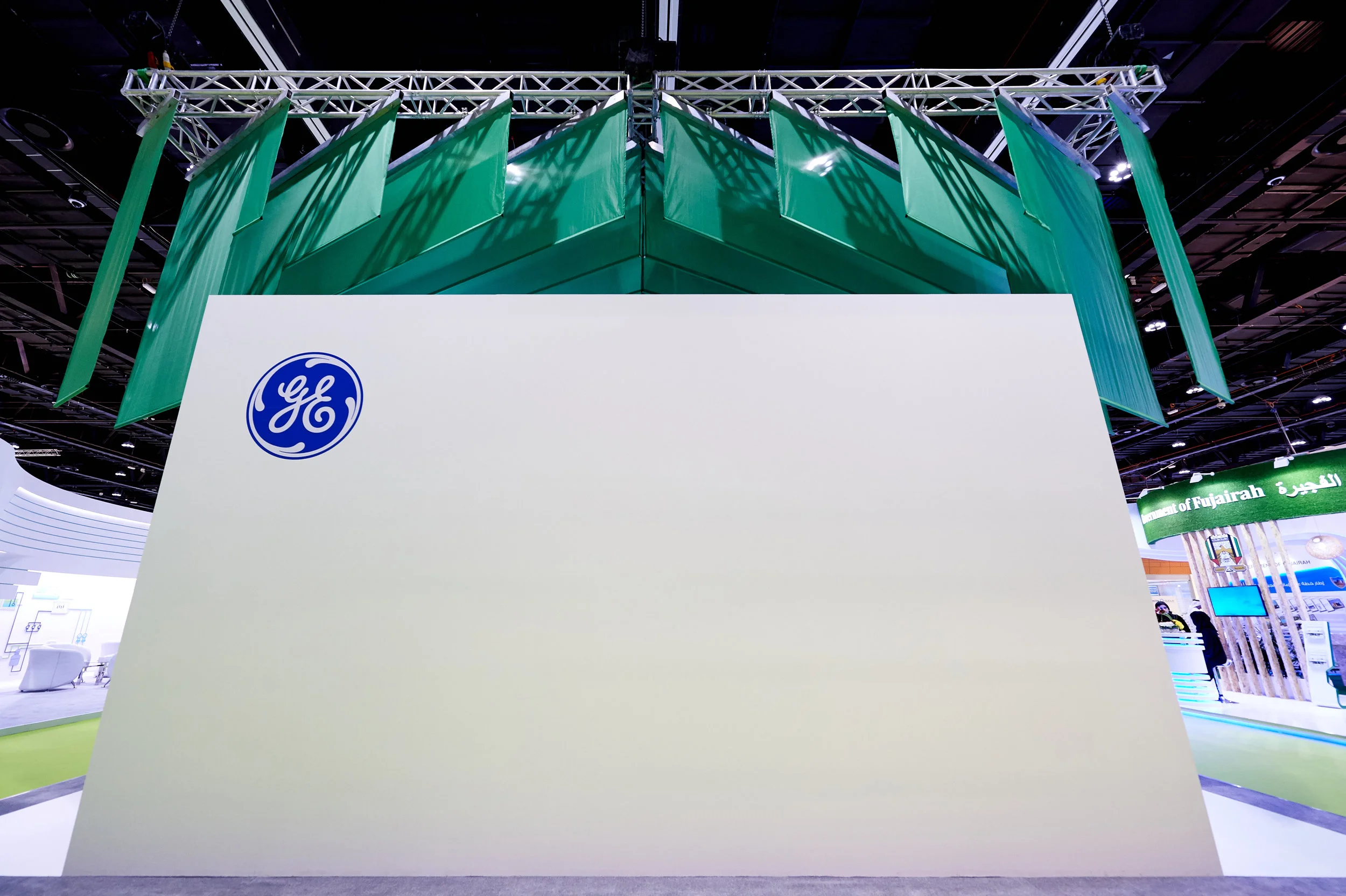 01.20.16_GE Stand WFES_024.jpg