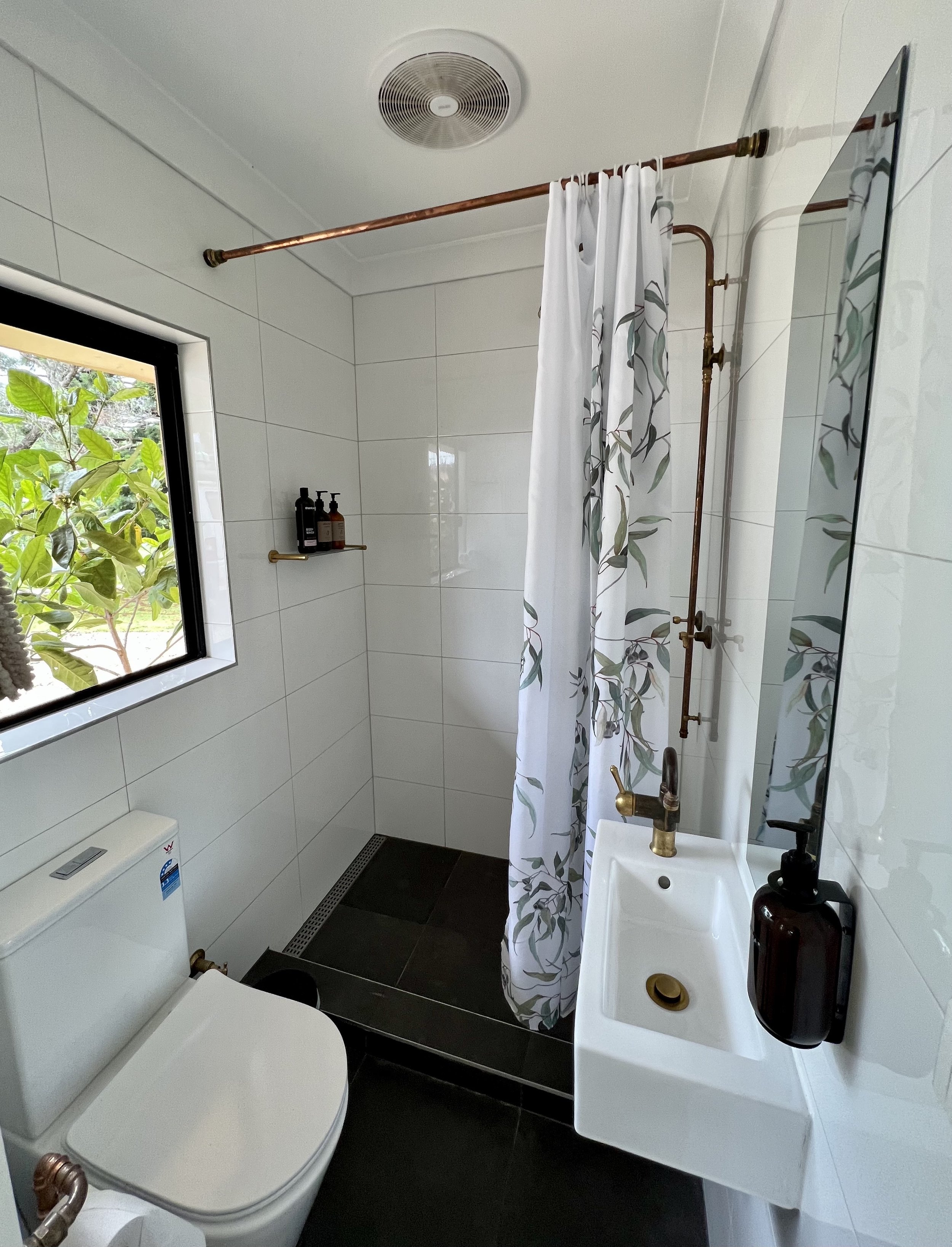 banksia bathroom.jpeg