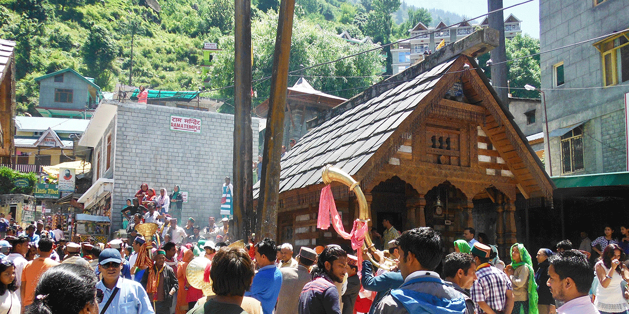 Vashisht village center. Shiva Temple.