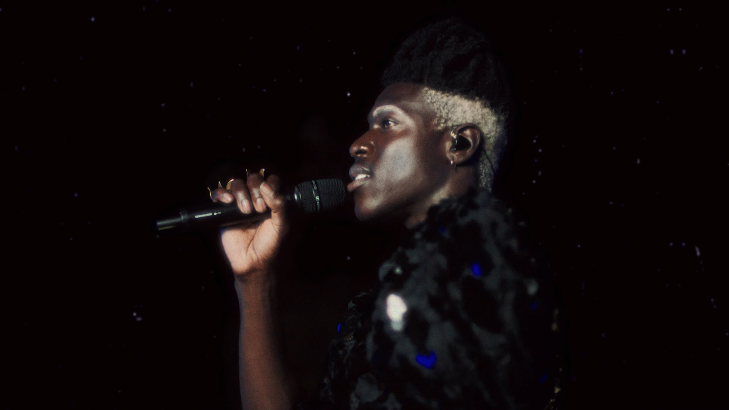 Moses Sumney shares new concert film 'BLACKALACHIA