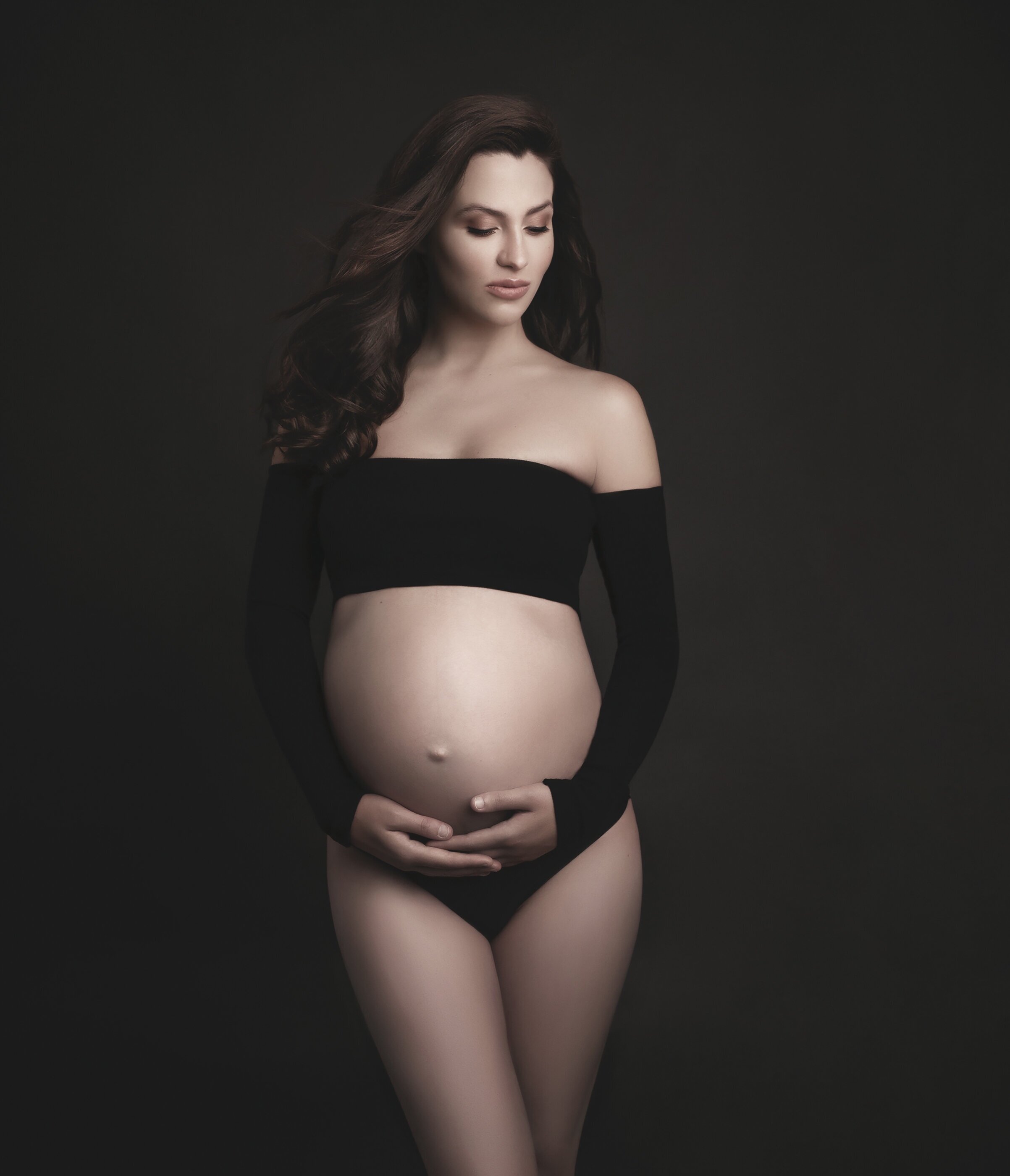 https://images.squarespace-cdn.com/content/v1/5950a4c637c5812dce6900b3/1588030299322-ILCA4U2DG52JKY6JOLYN/Best+Pregnancy+sessions+in+Vancouver+BC+by+Liliya+Lubenkova+Portraits