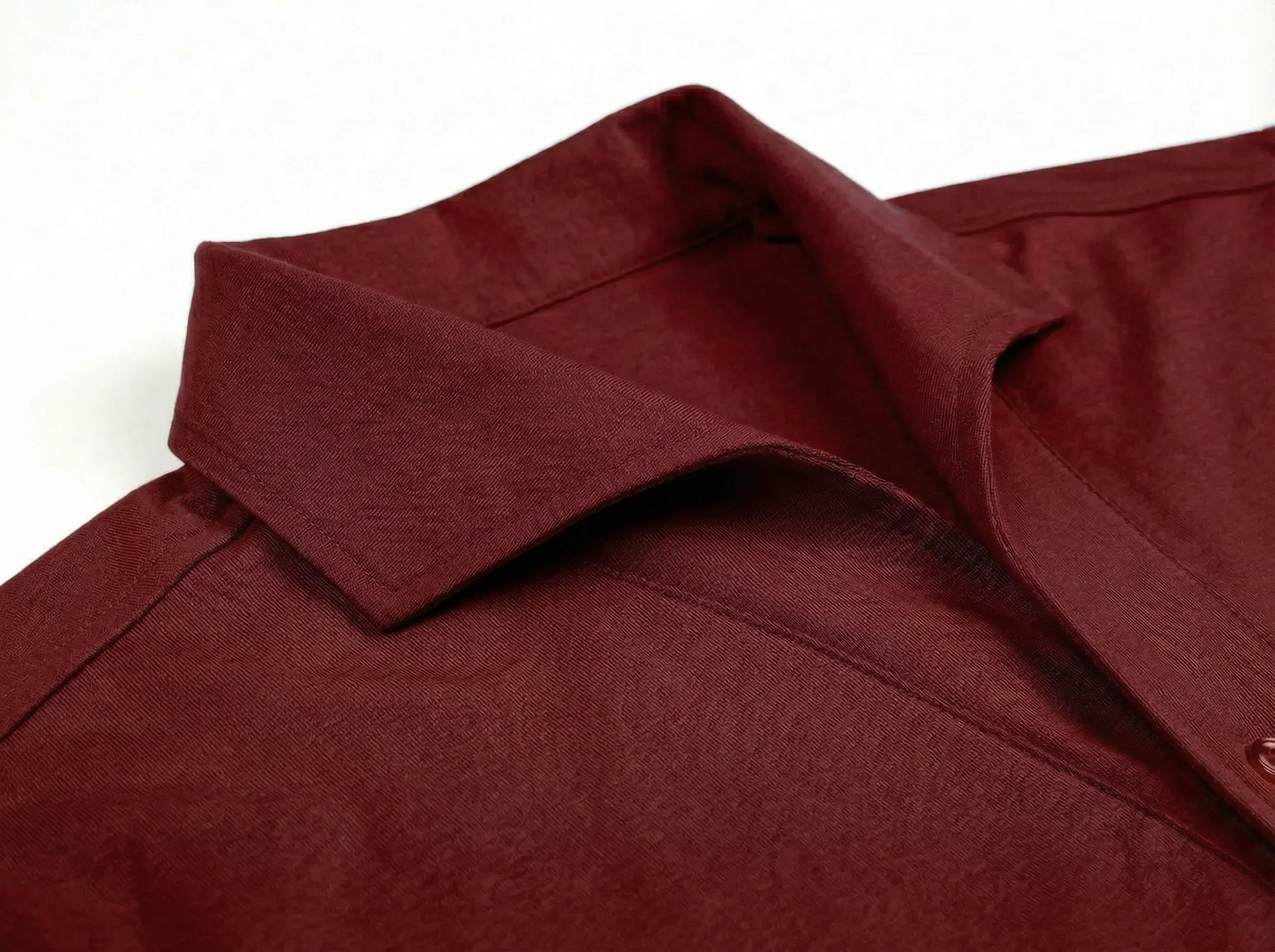 DSC00423_collar_closeup_side_maroon.webp