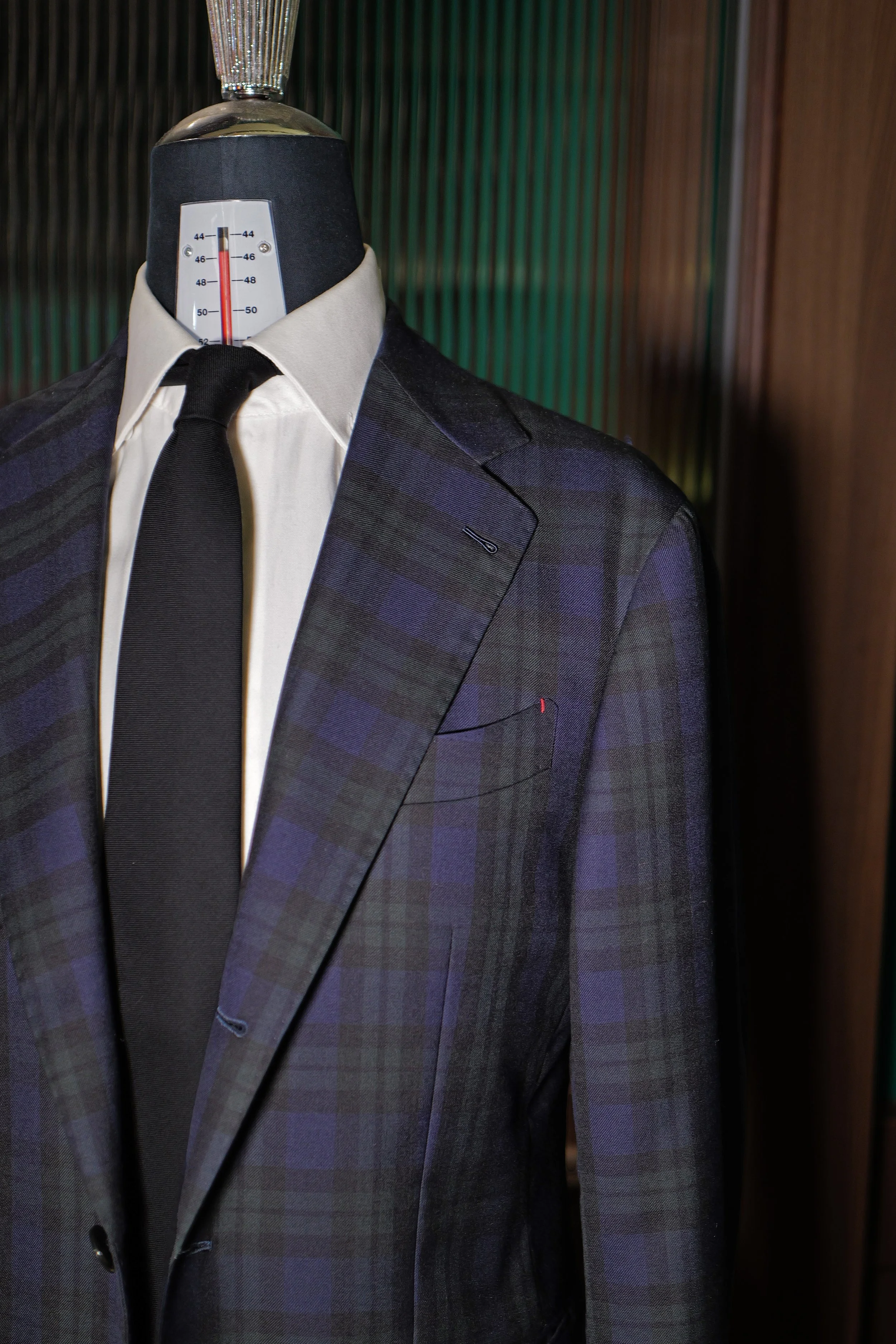 Romania Cut Shoulders BlackWatch Tarten Checks Made Suits Romania Cut Standeven Black Watch 3061 Parklane Super 120 Two Piece Suit.JPG