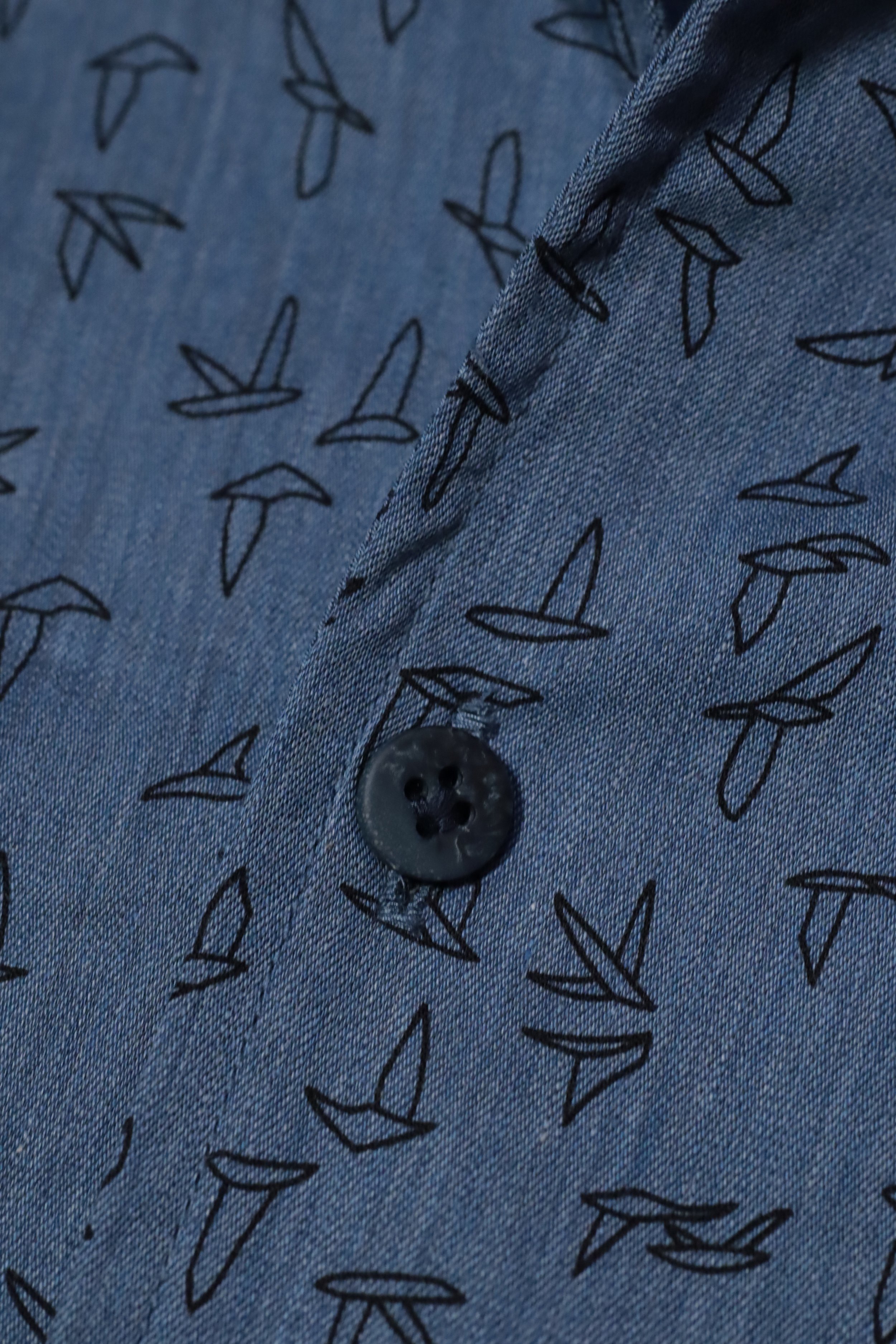 Horn Button Mockingbird Blue Chambray One Piece Collar | Made Suits SIngapore Tailor Made Shirts | Wannabe French Cuffs Made Suits BTM Bespoke to Measure Shirts.JPG