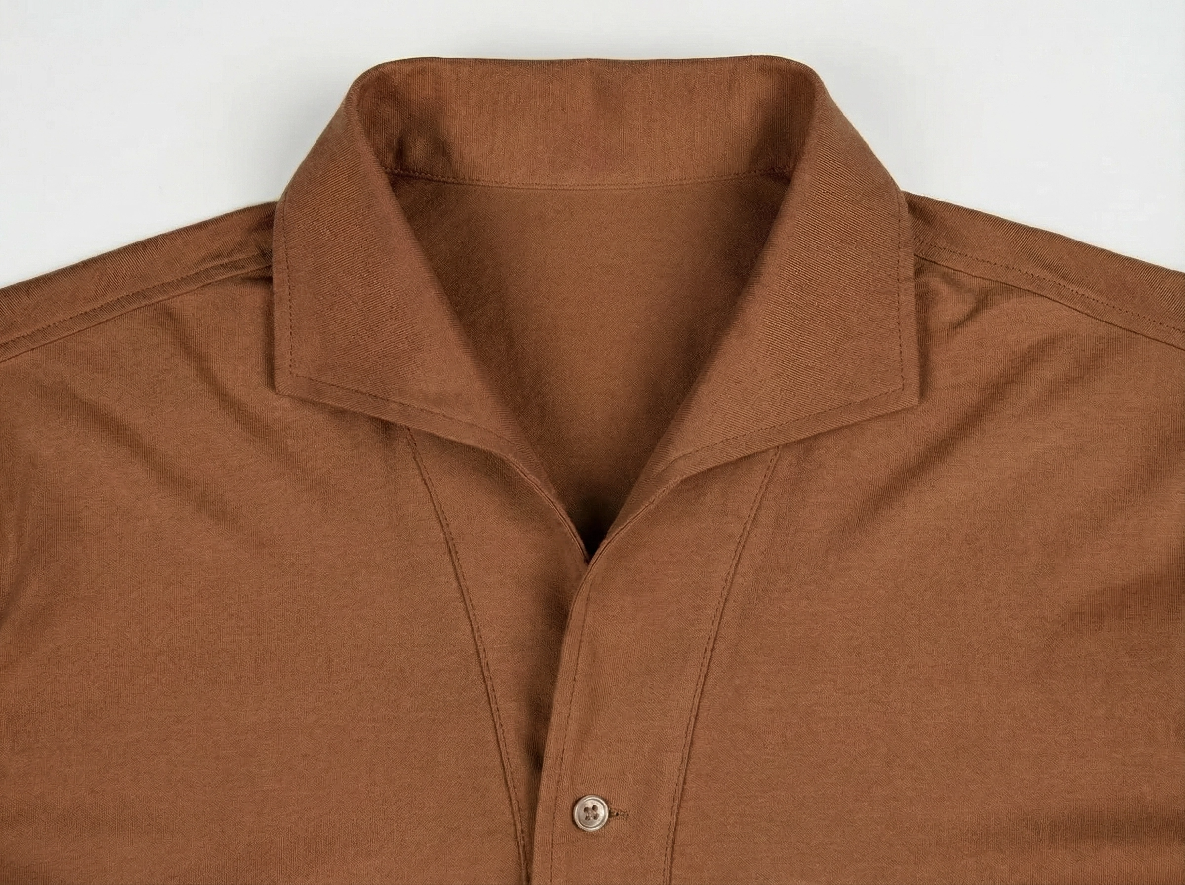 DSC00423_collar_closeup_front_brown.webp