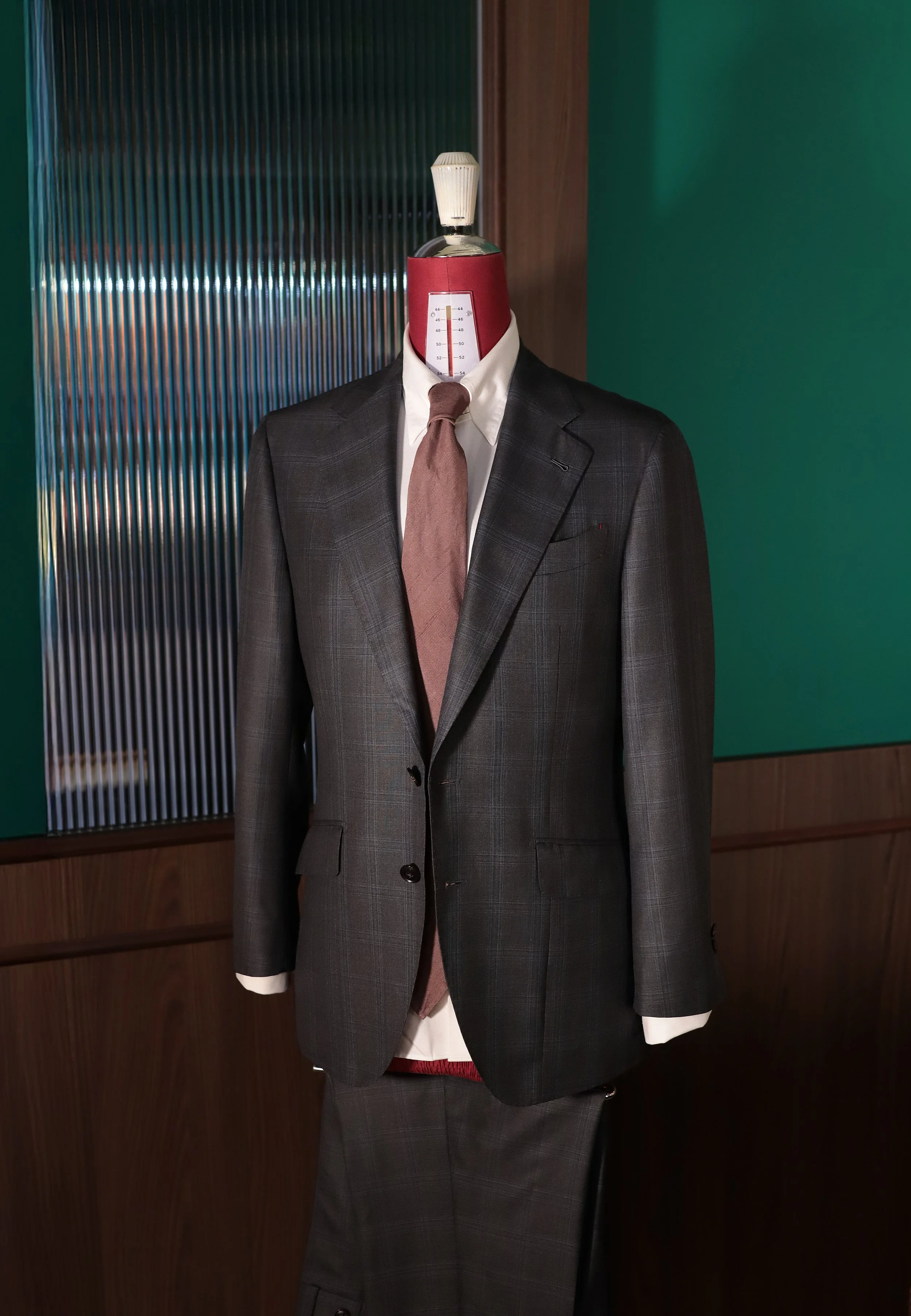 CEO Grey Suit Standeven Super 200 Platinum Grey Glen Check.JPG
