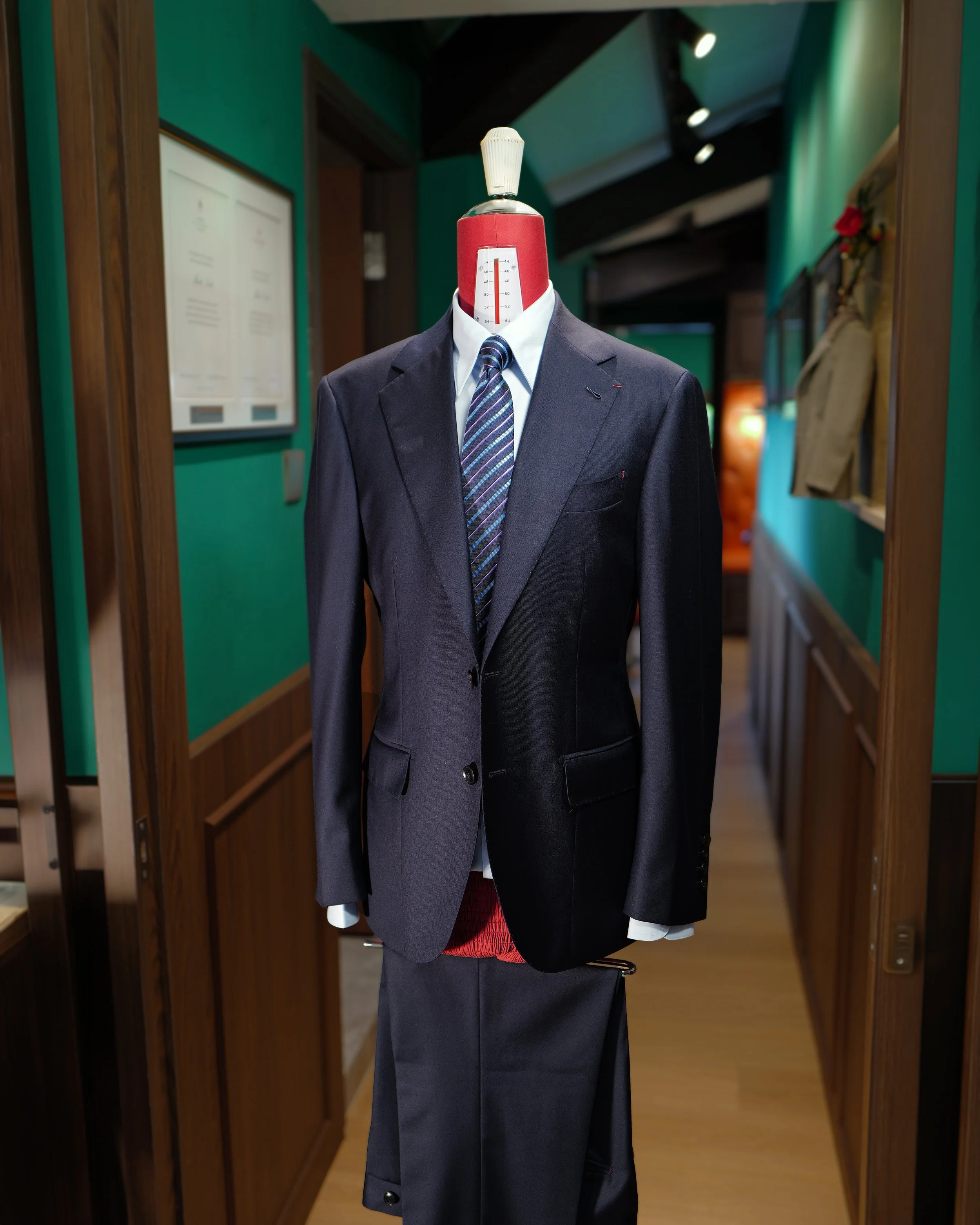 Mr Mimic Made Suits Tailor Made Suits Singapore Navy Business Suits.JPG