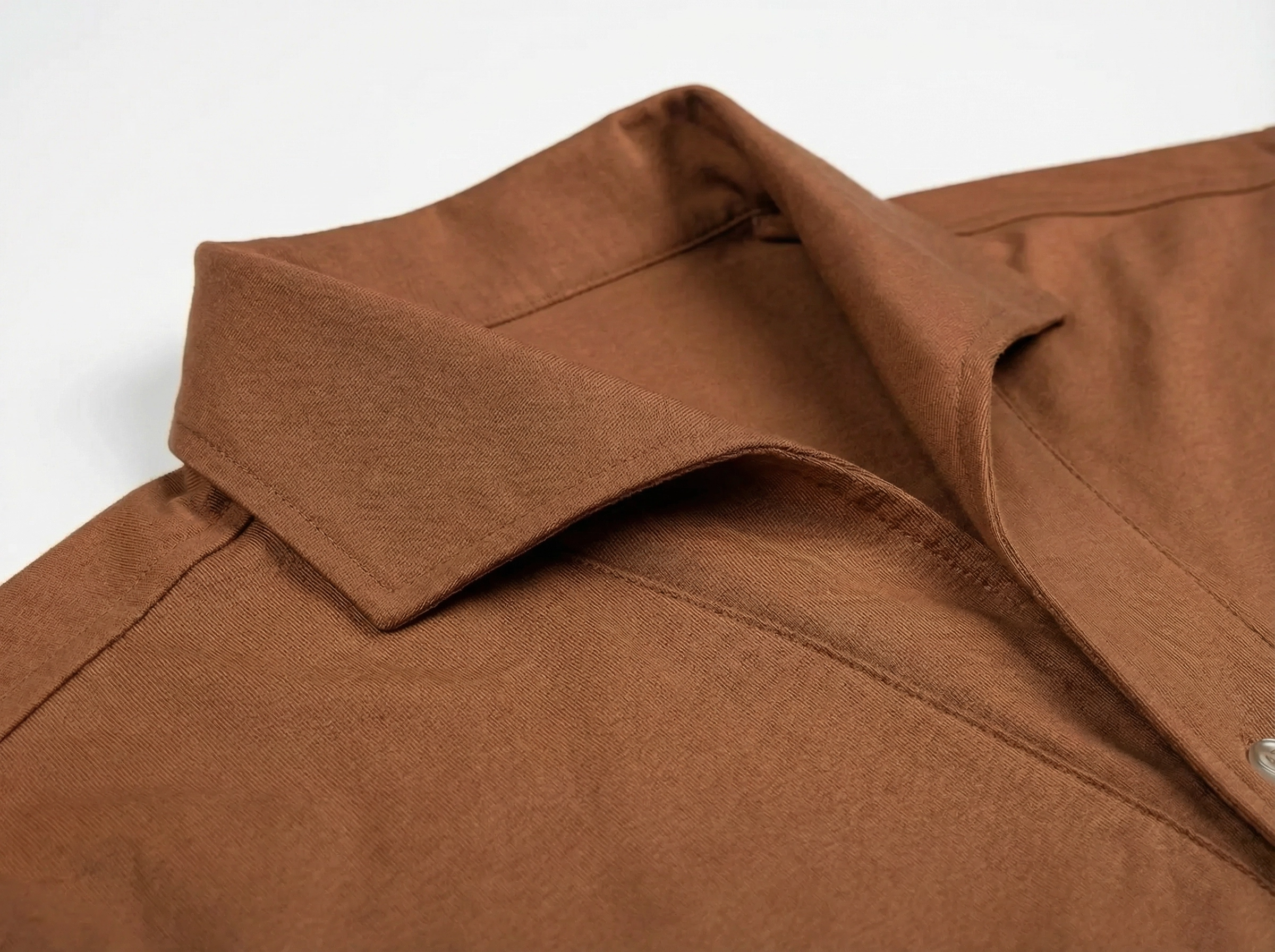 DSC00423_collar_closeup_side_brown.webp