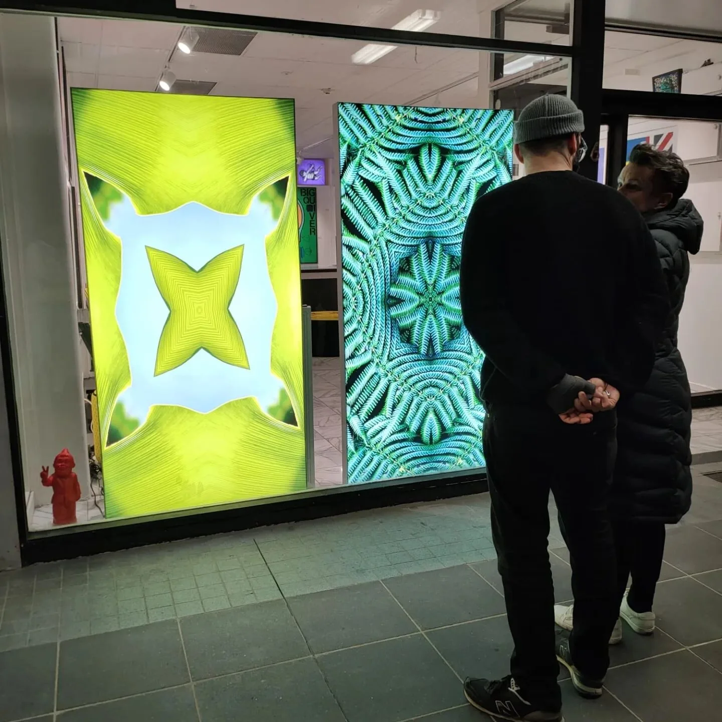 Window shoppers, Napier 
.
I am so happy that this picture of me and my mum, just before opening night was taken. 

Makes me feel very greatfull for this past year. ✨🧿💙