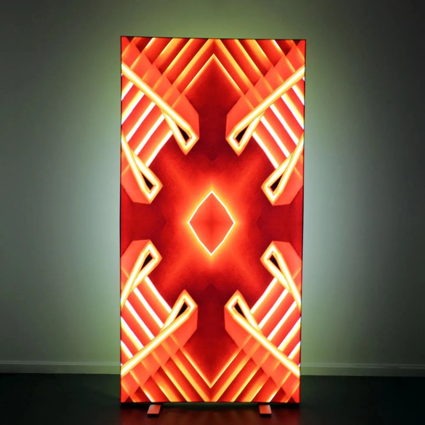 Looking to add a little something extra to your home decor?
Check out Fridom lights boxes now available in Napiers @boyddunlopgallery
.
These LED light boxes are perfect for any room and add a warm, inviting atmosphere for you and your guests. 
. 
#f