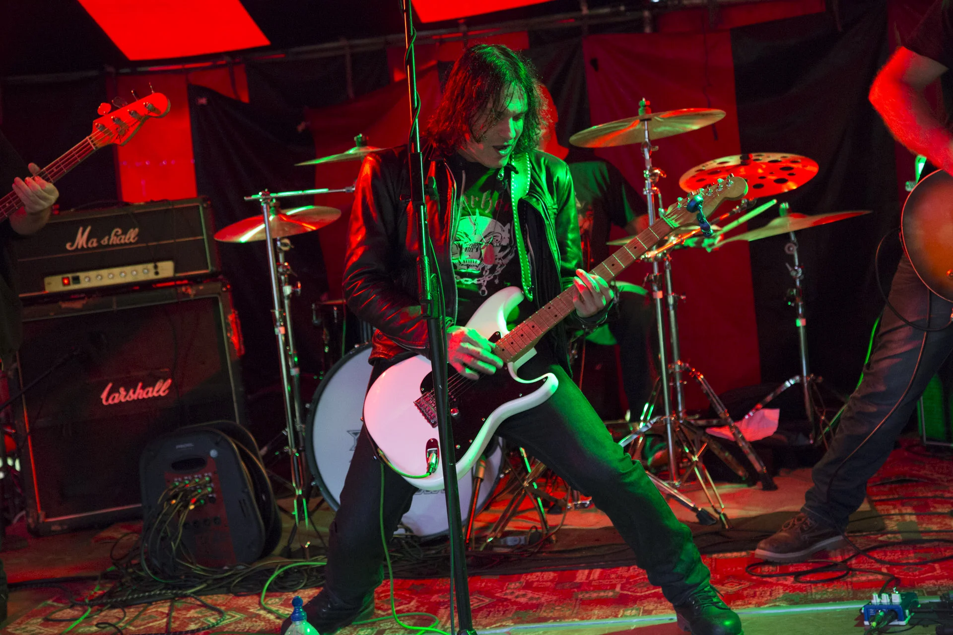 Bob Dee with Petro - Action.jpg