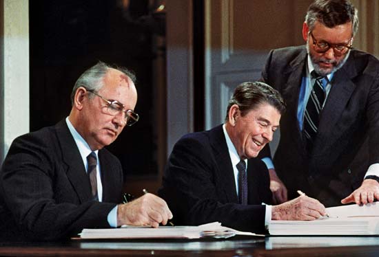 reagan_gorbachev.jpg