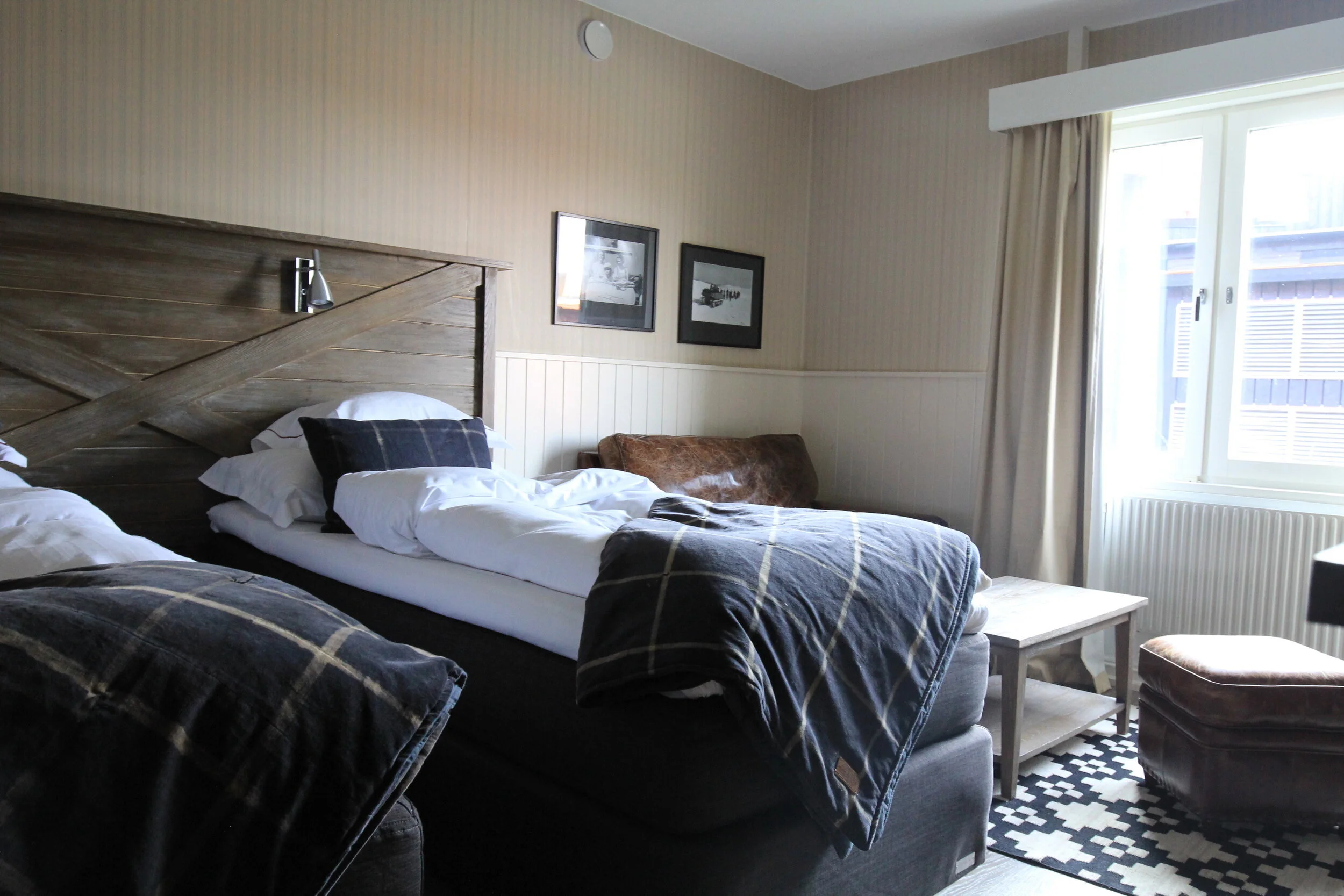 Connecting rooms