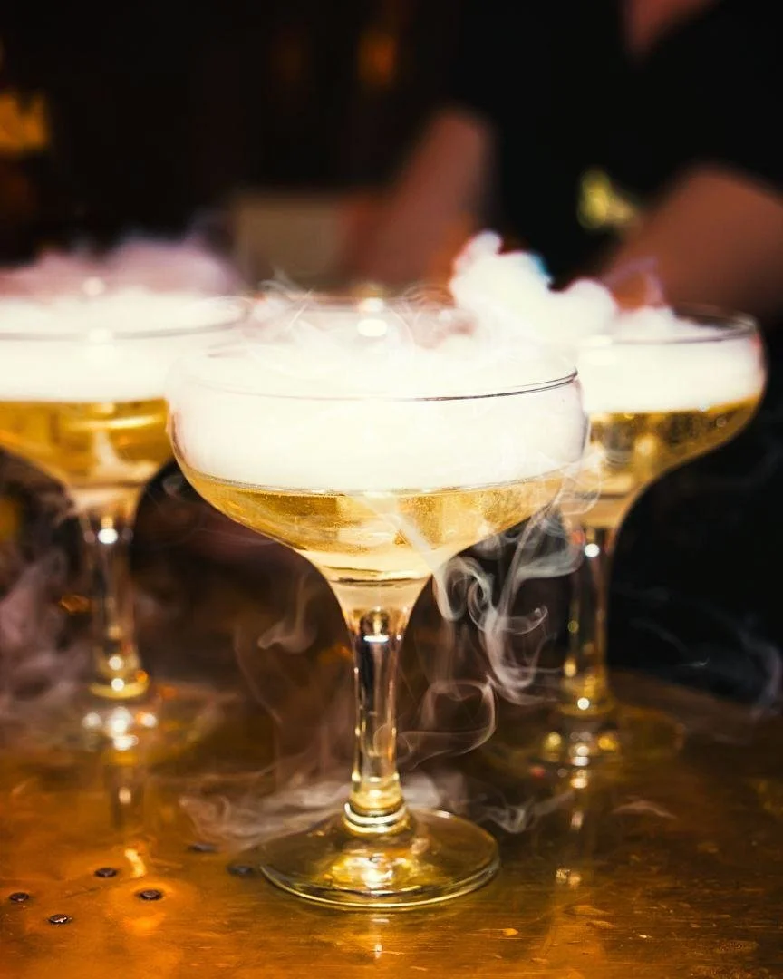 BO & FESTA 😏🍾
Gör det enkelt och boka boendepaketet!
Du får allt på samma plats:
Boende på hotellet & raka vägen in på Winter Season Premiere = BARA FEST denna helg.
Länk i profilen.