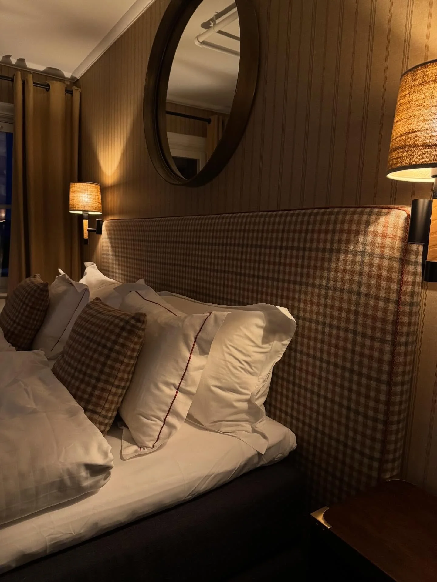 Hur &auml;r det egentligen i S&auml;len just nu?❄️

Det &auml;r heeeelt magiskt!☀️❄️
Det ligger runt -10 varje dag och solen har tittat fram m&aring;nga g&aring;nger. Skidsp&aring;ren och pisterna &auml;r v&auml;ldigt fina. Vi har till och med b&ouml