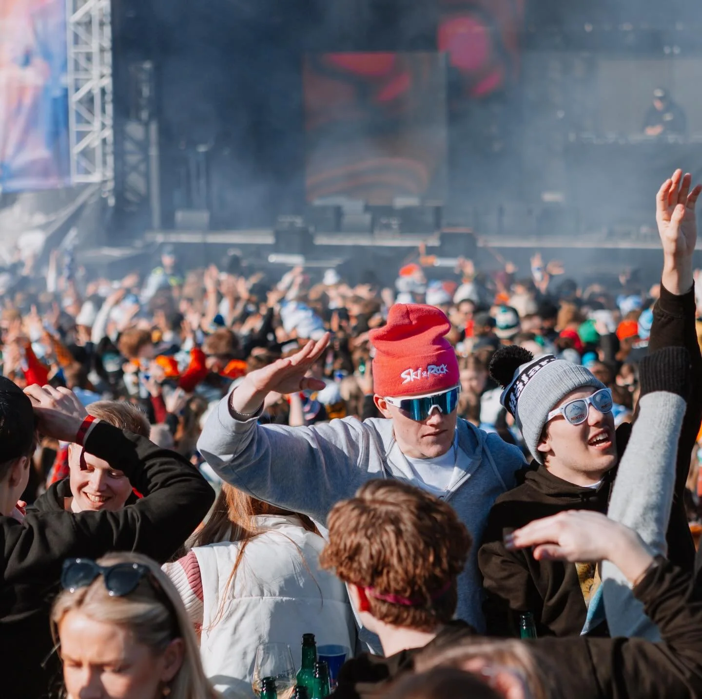 VI &Auml;R SJUUUUKT TAGGADE P&Aring; SKI&amp;ROCK N&Auml;STA VECKA!😮&zwj;💨🎸🤘🏼