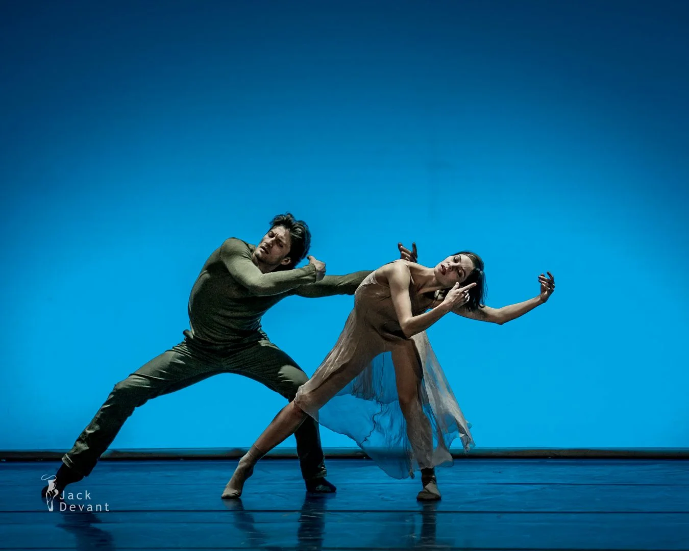 Jack-Devant-Maria-Yakovleva-Eno-Peci-in-Opus-Nr-25-101-1350x1080.jpg