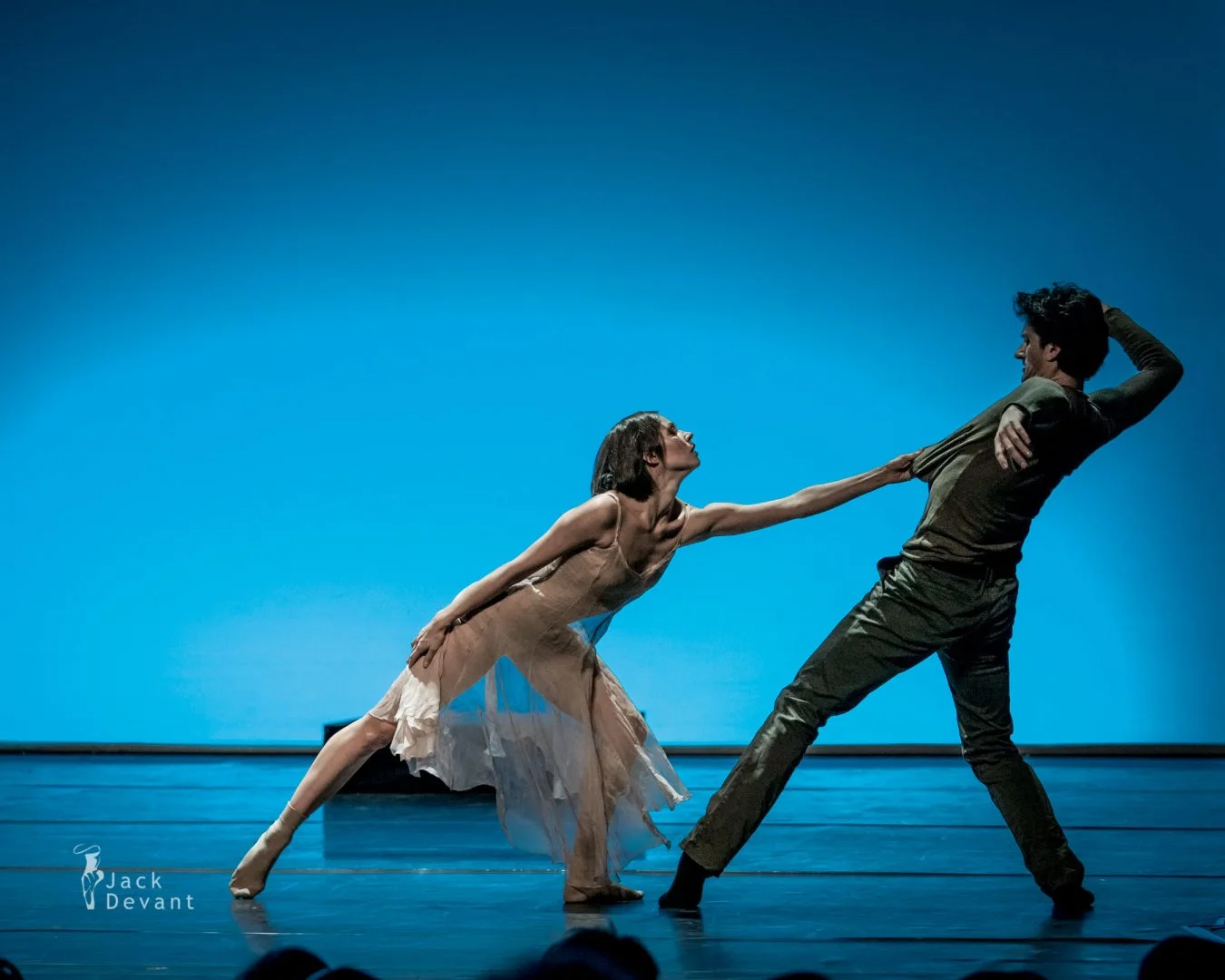 Jack-Devant-Maria-Yakovleva-Eno-Peci-in-Opus-Nr-25-102-1350x1080.jpg