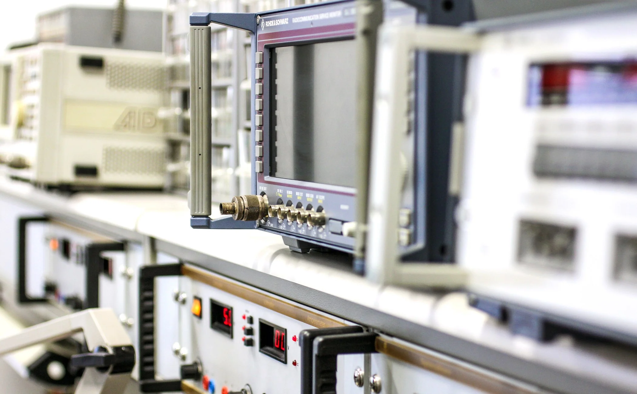.... Unser hausinternes Test- und Prüflabor .. Our in-house testing laboratory .... 