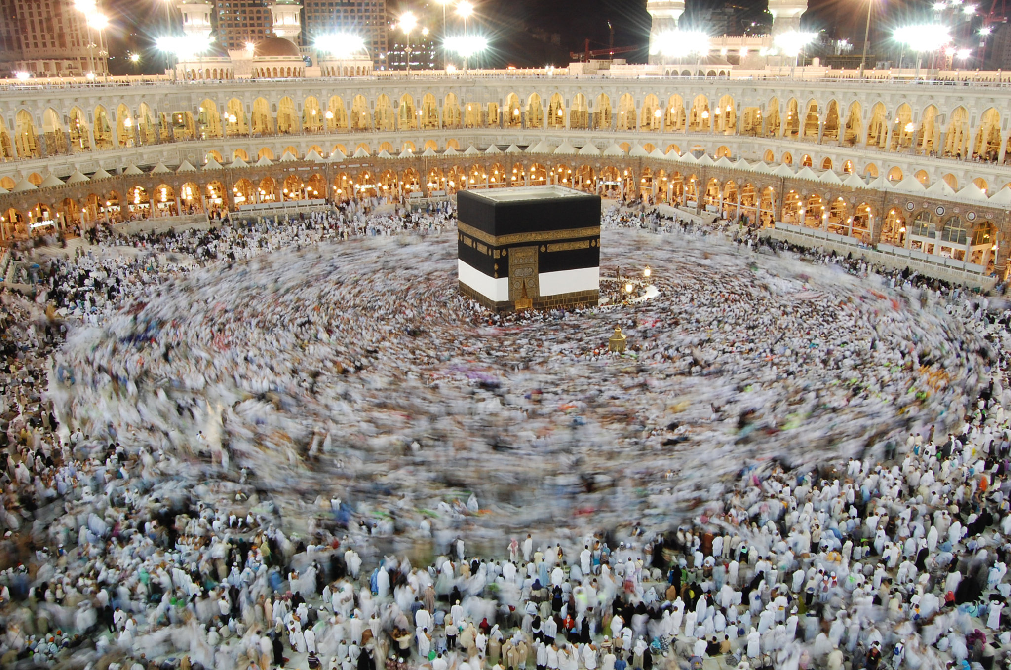 New York Times: Hundreds of thousands gather around the Grand mosque in Mecca