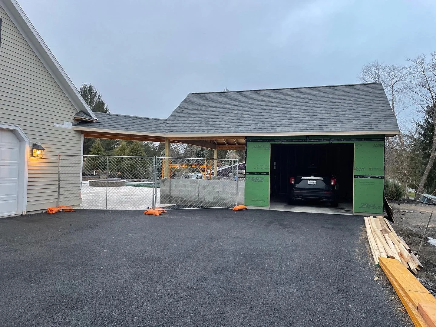 Commercial construction Syracuse new garage and storage building with large overhead door
