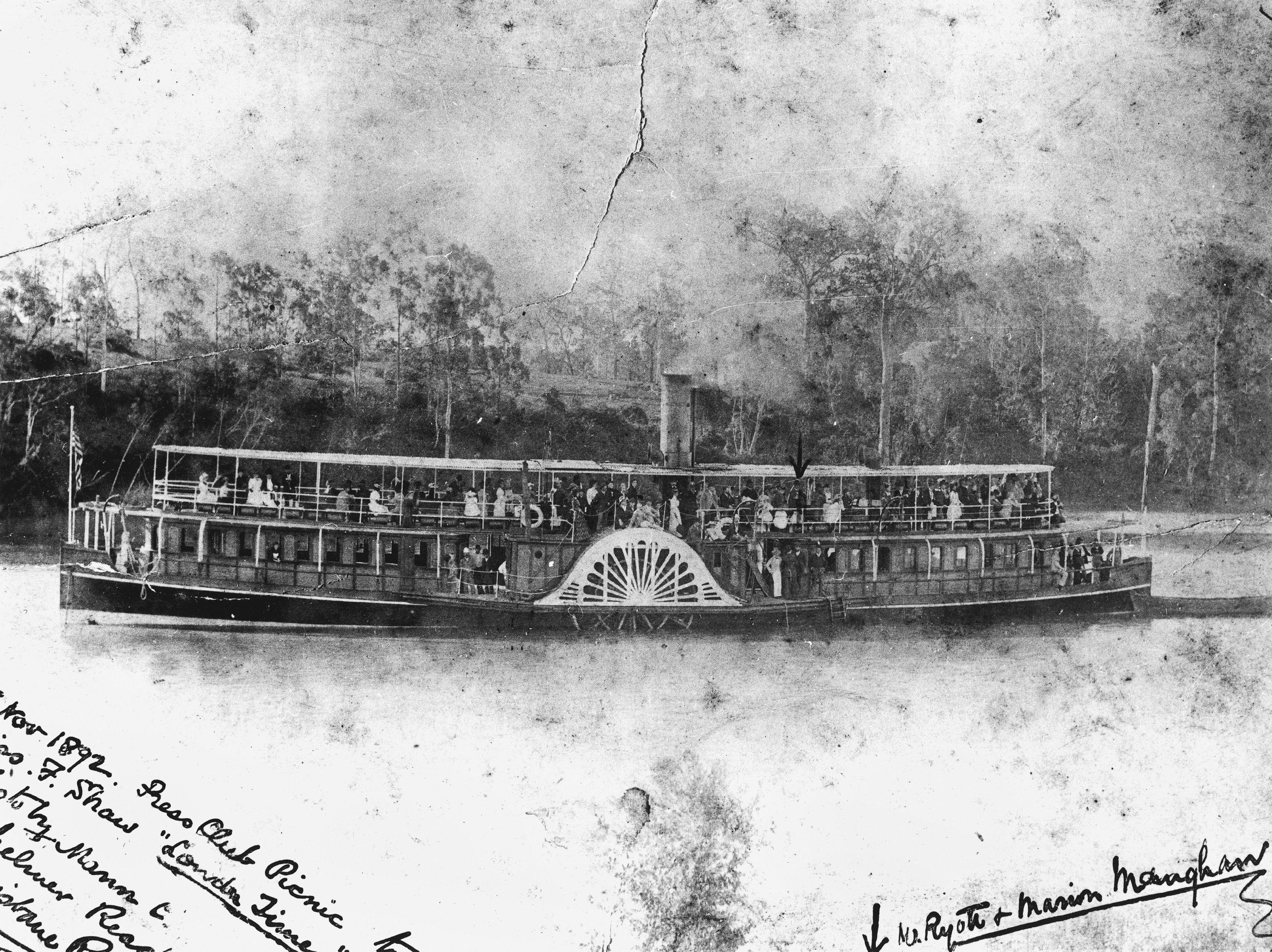 ___Paddle steamer Natone_Fotor.jpg