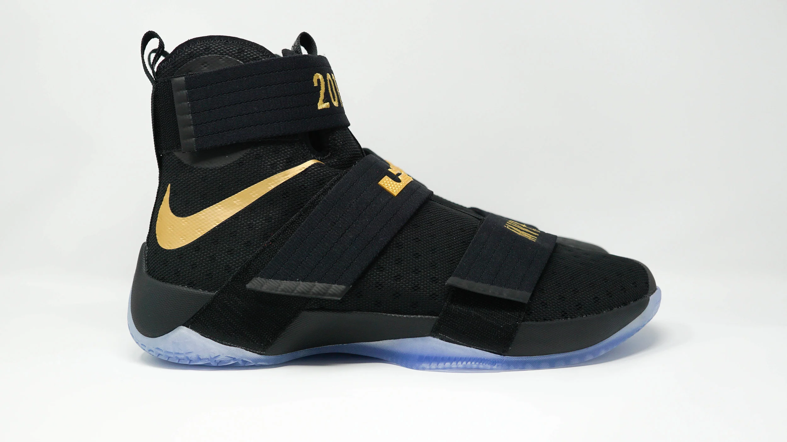black and yellow lebron soldier 10