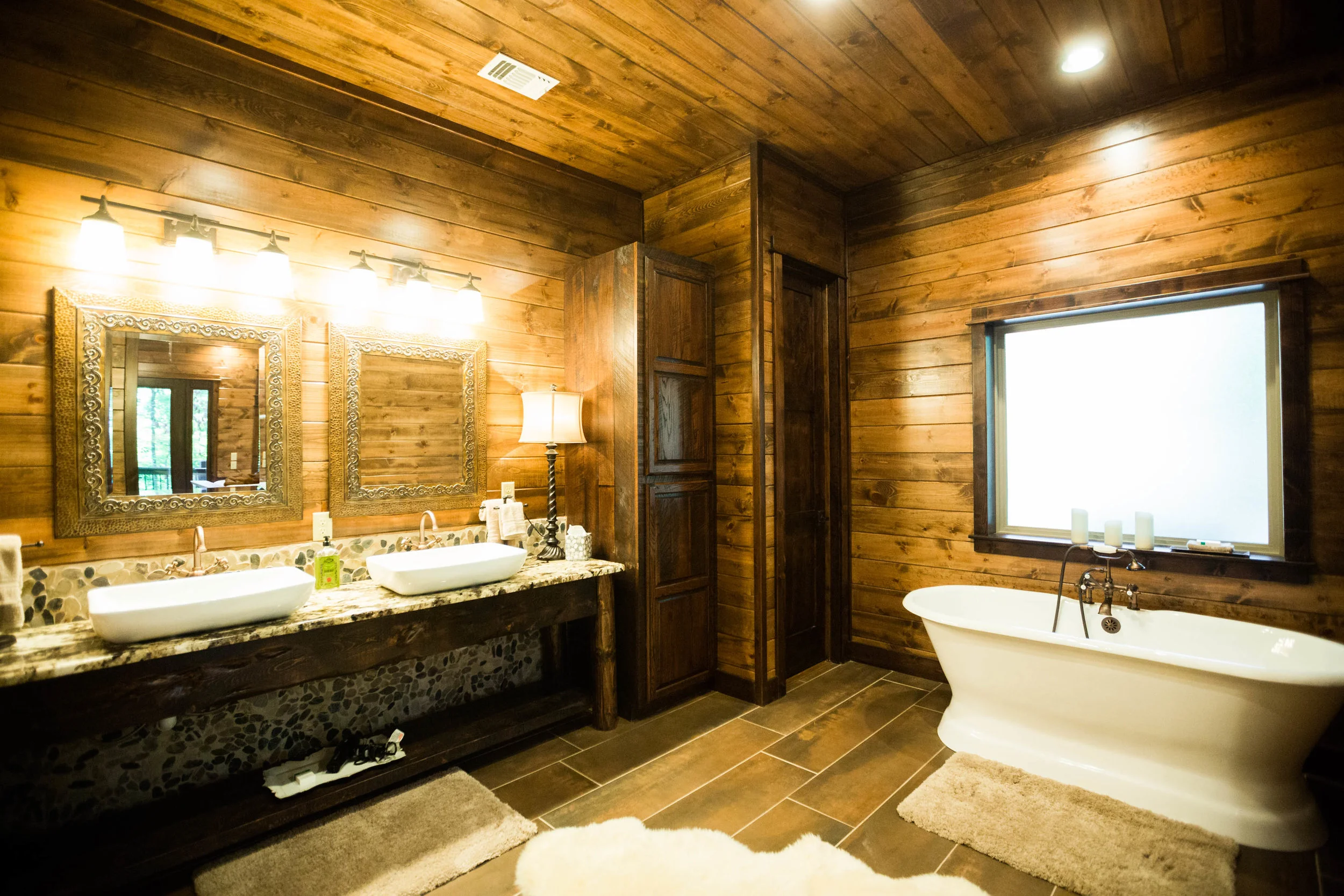 vacation spots driving distance of okc tulsa oklahoma city broken bow lake hochatown steven's gap luxury cabins hiking modern cabin rustic beaver's bend rentals scenic forest ouachita camping