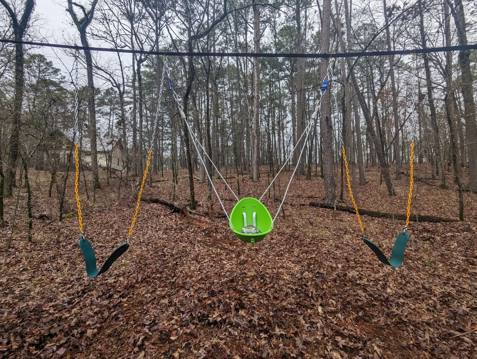 Swings_no_people.jpg