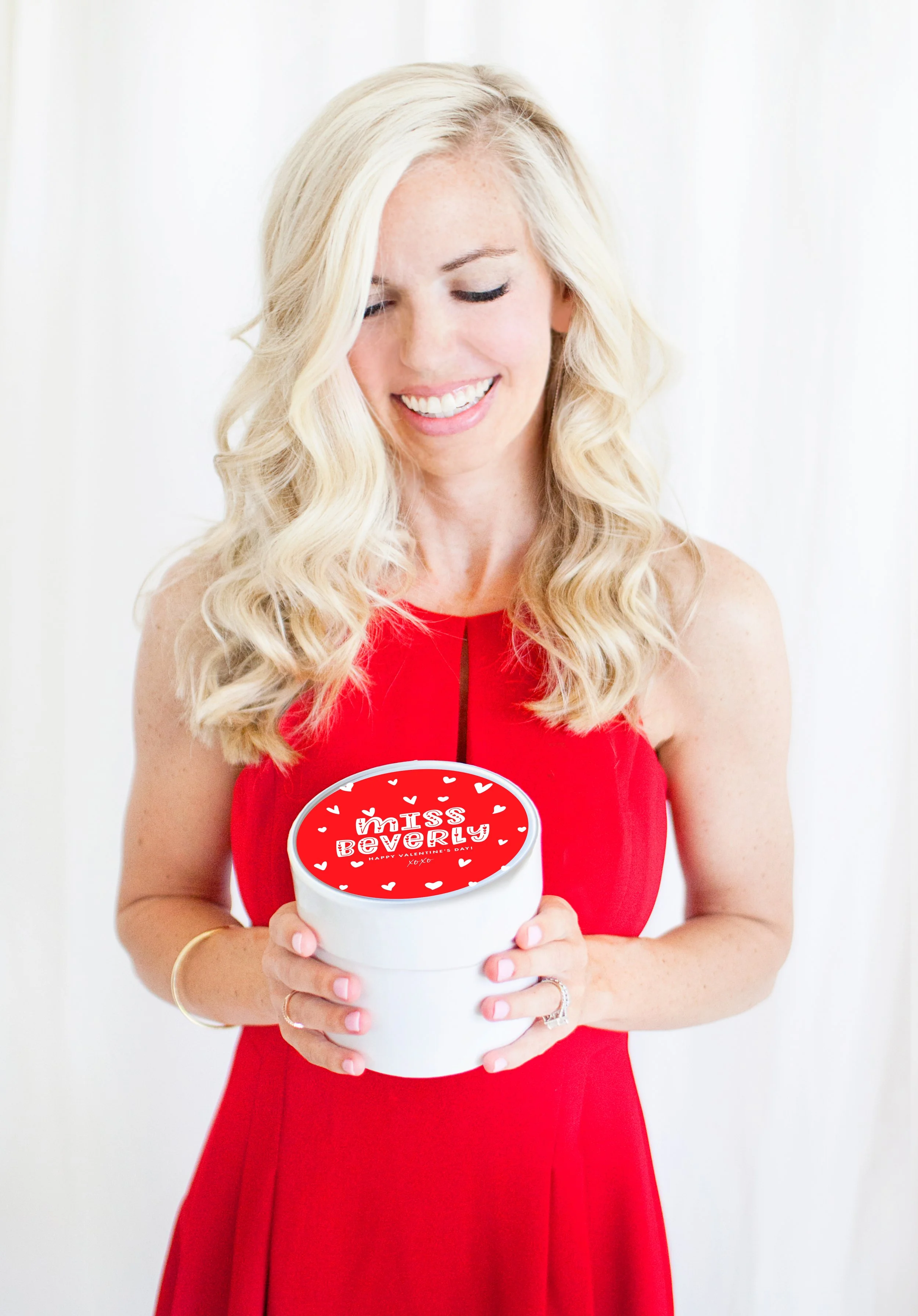 Mini-Box-Jaclyn-red-hearts.jpg