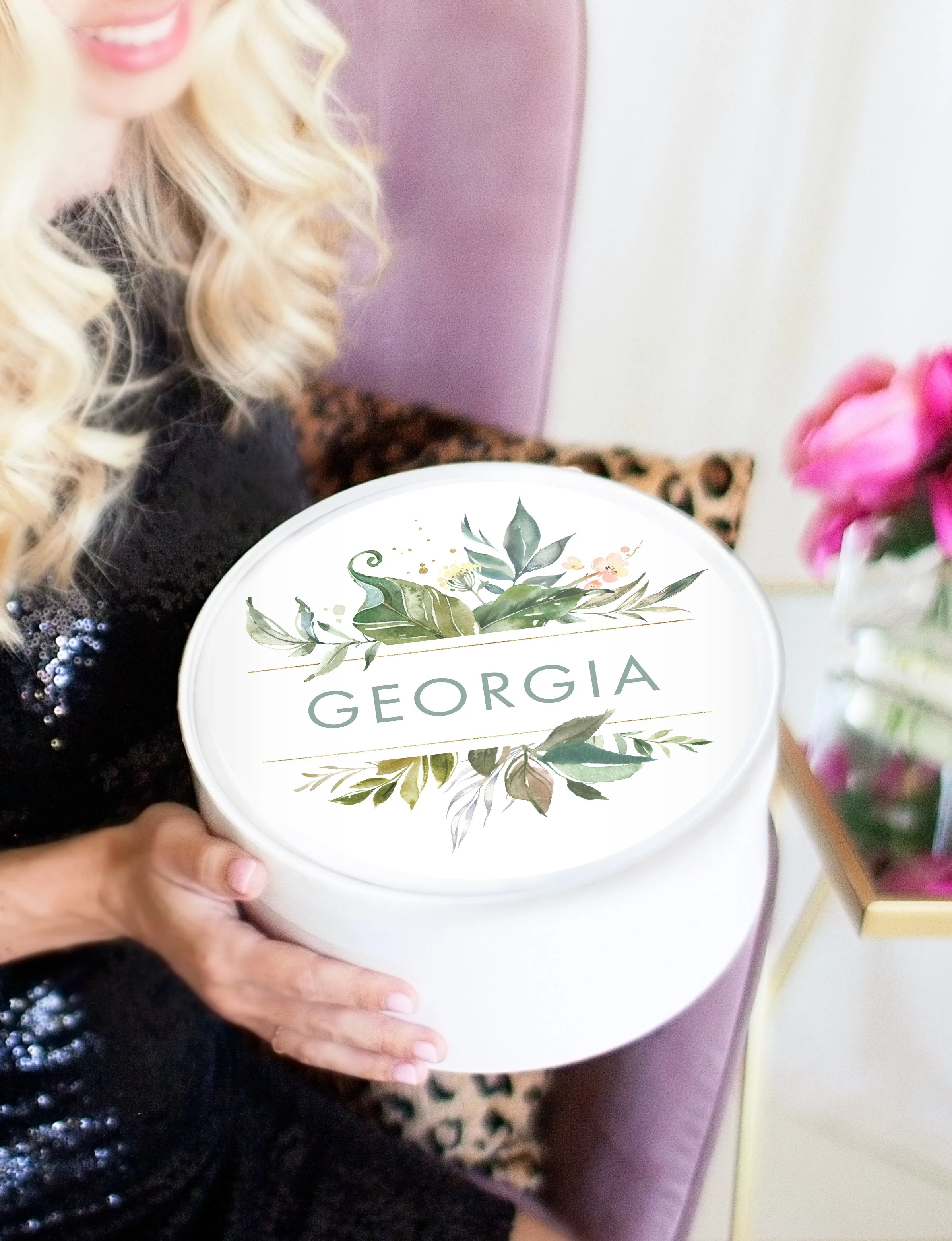 JACLYN-Holding-White-Box-NEW-LID--GARDEN-GREEN.jpg