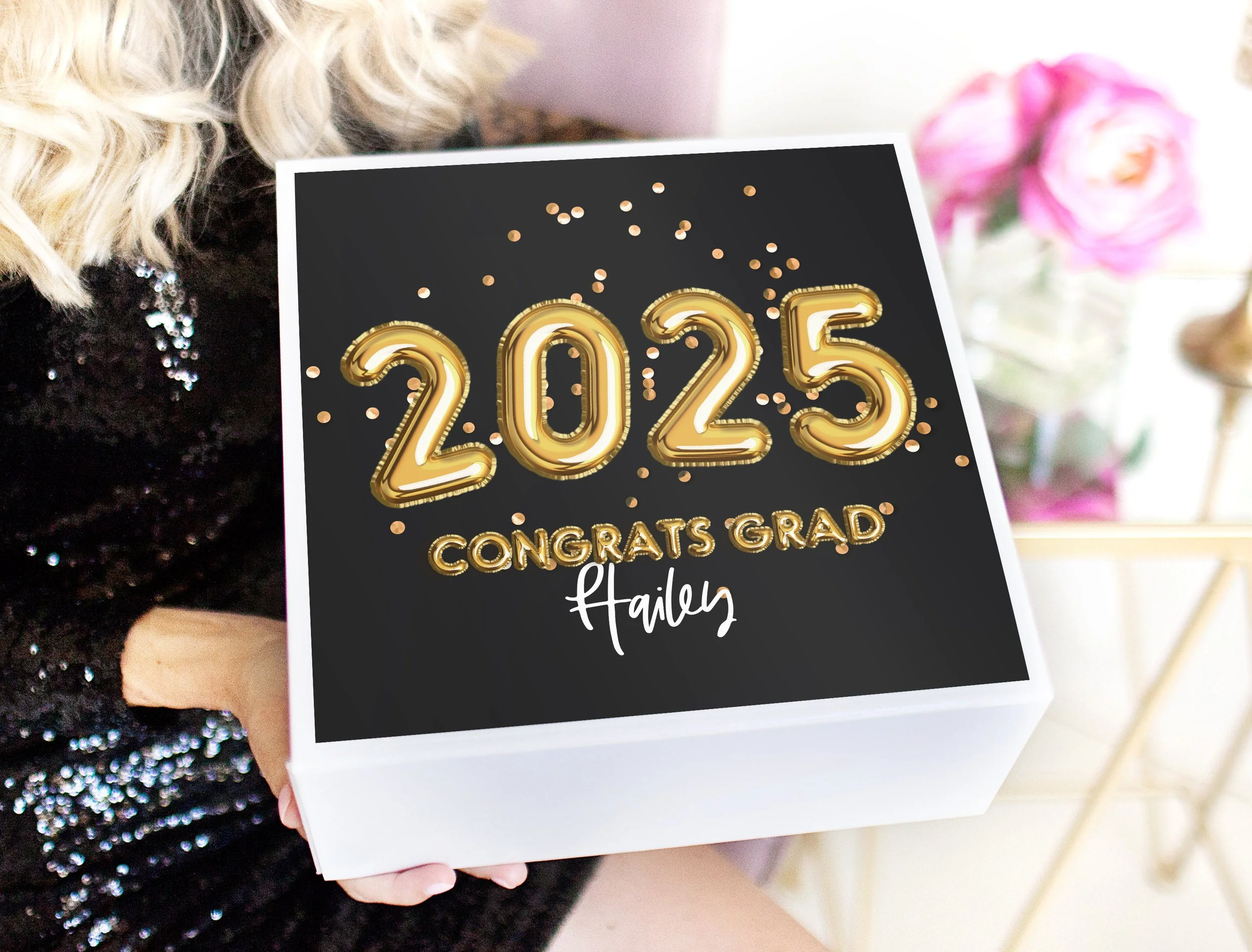 balloon-grad-square-2025.jpg