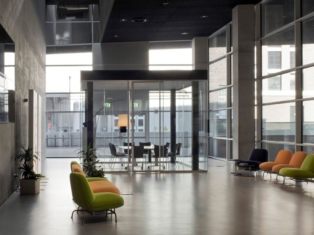 Tecno's W80 wall partitions bring privacy to public workspaces without taking away from the community feel. Read the blog (link in comment below)

#officedesign #workplacedesign