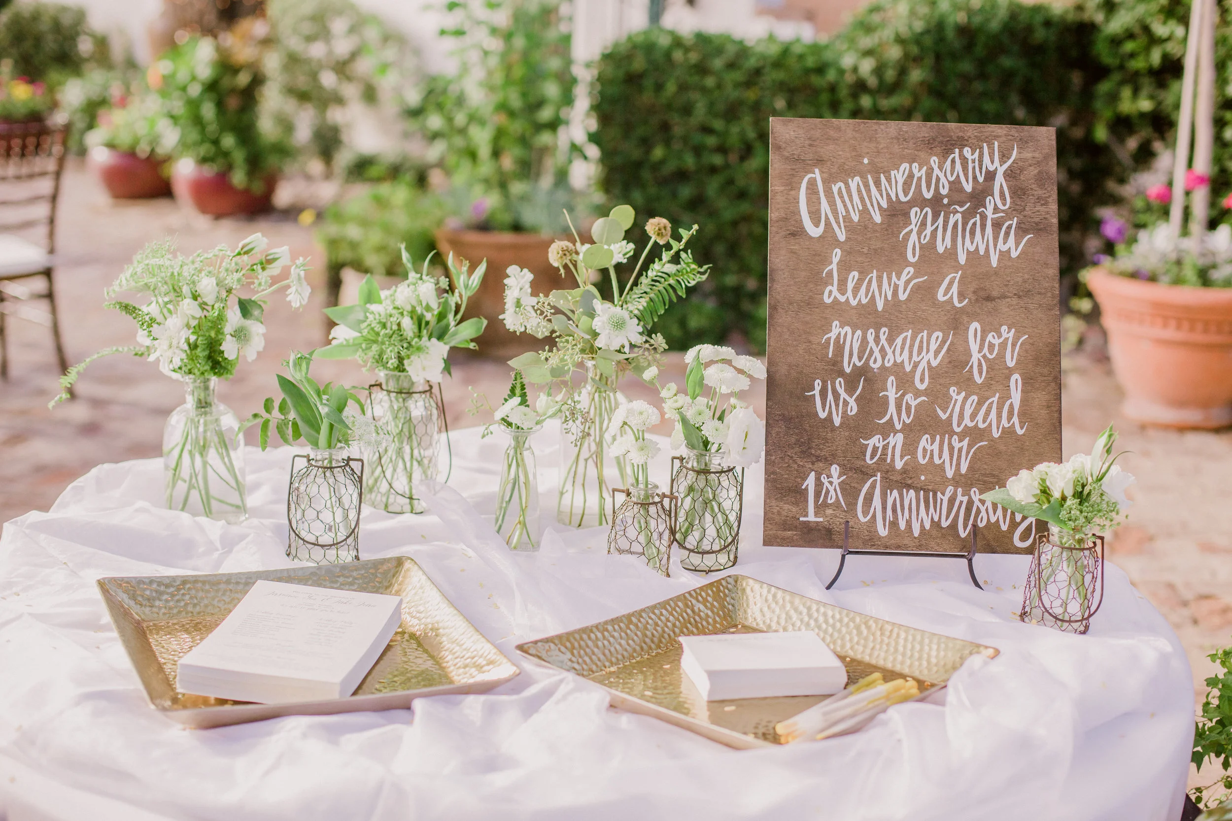 Guestbook_1.jpg