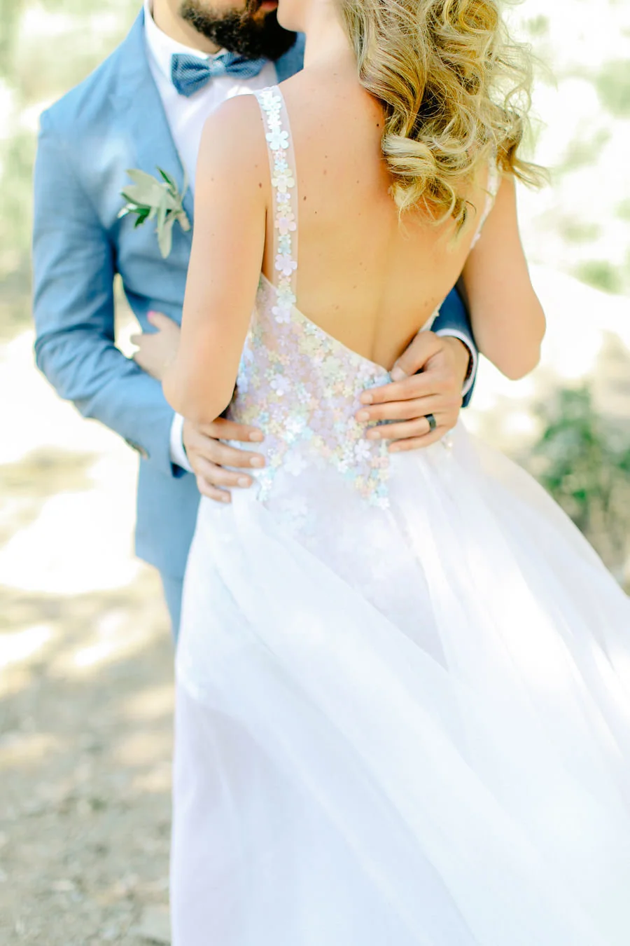 Photo by Anna Roussos , via Style Me Pretty