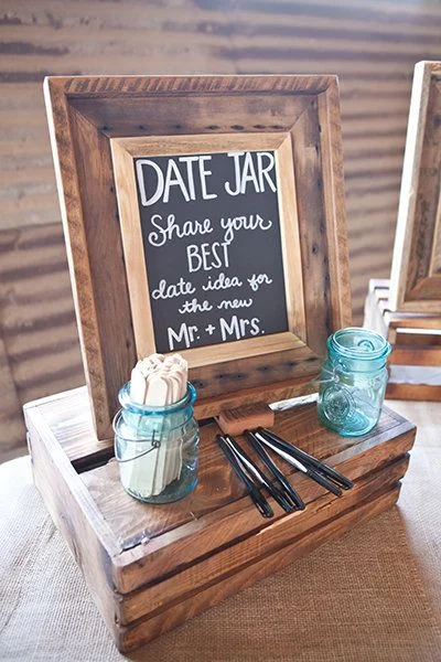 Photo by Lora Mae Photography , via Bridal guide