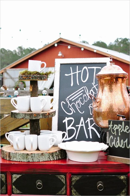 Photo via Wedding Chicks , by WHITNEY JADE PHOTOGRAPHY