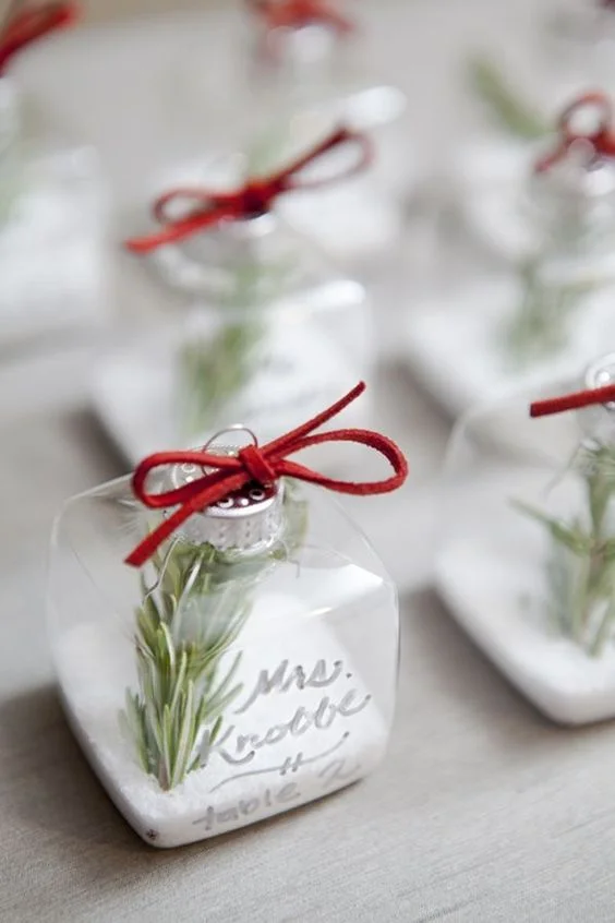 Photo by Elegant Wedding Invites
