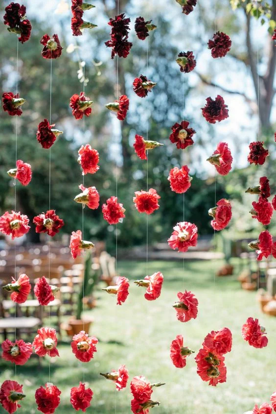 Photo by Cara Robbins Studio, via Weddingful