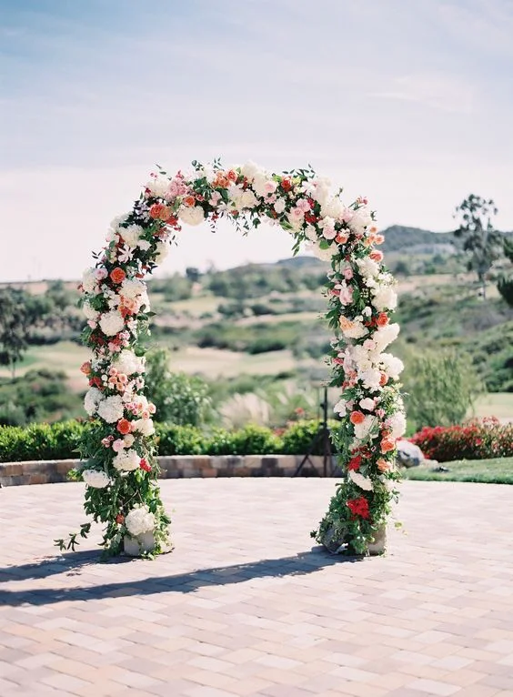 Photo via Style Me Pretty