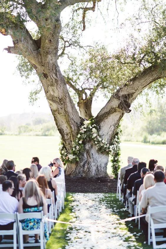 Photo via Wedding Chicks