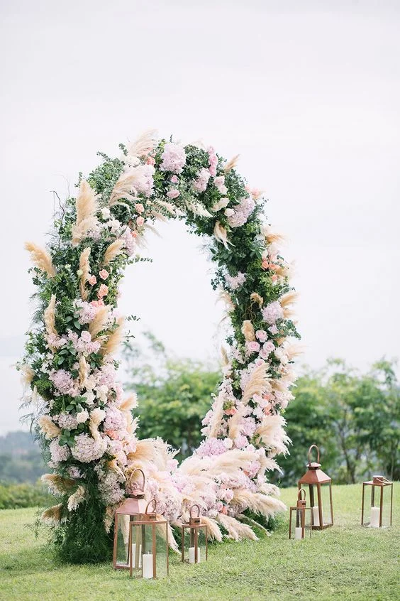 Photo via The Wedding Scoop
